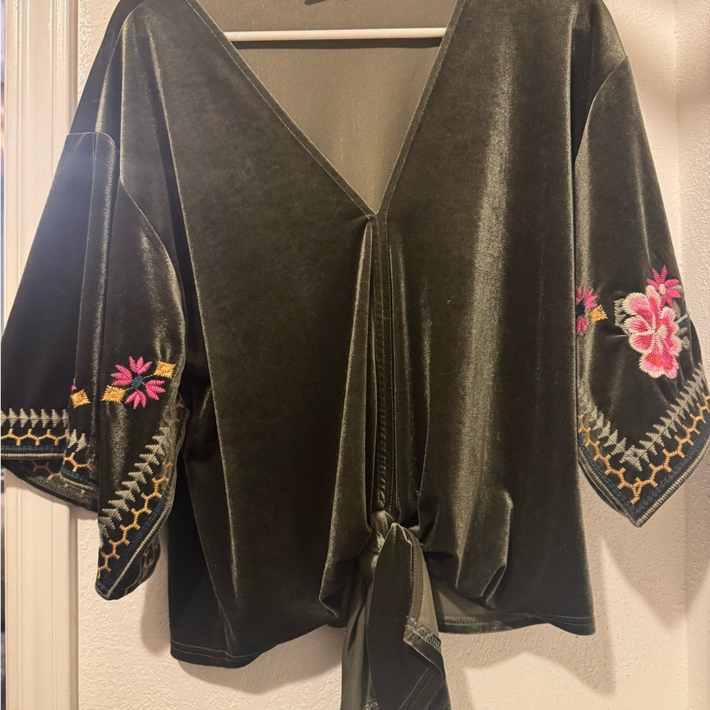Velvet Kimono with Floral Embroidery